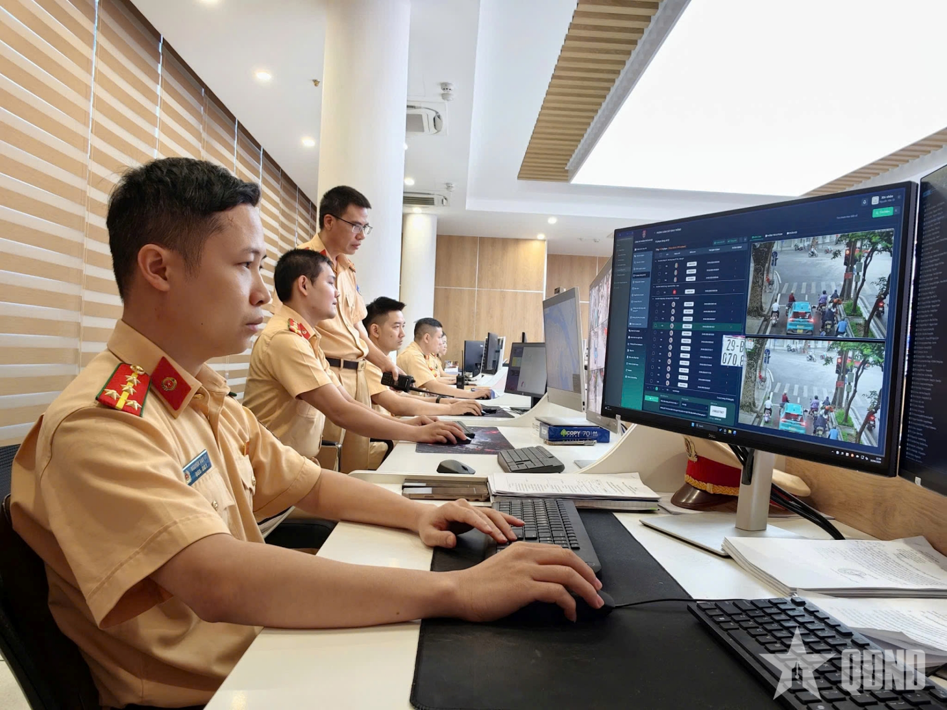 Vi phạm về giao thông có thể nộp phạt qua ứng dụng VNeTraffic